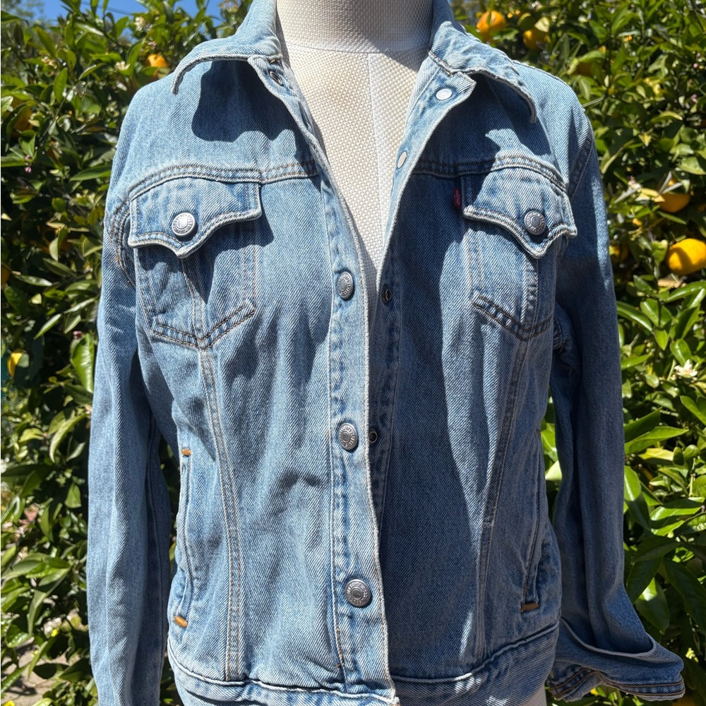 Levi's Women's Blue Denim Jacket